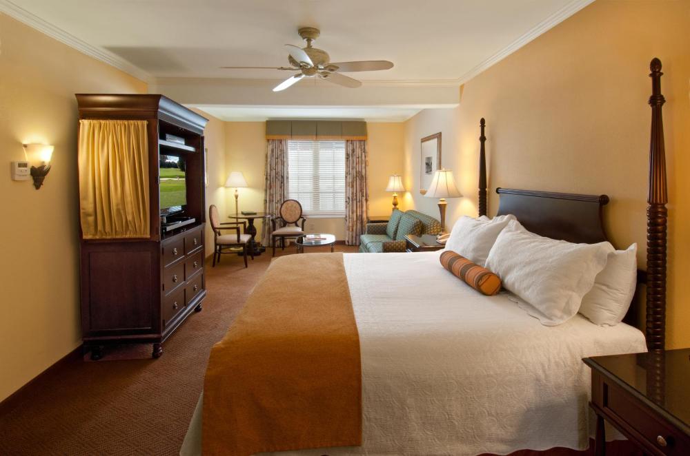 King Room - Resort View interior